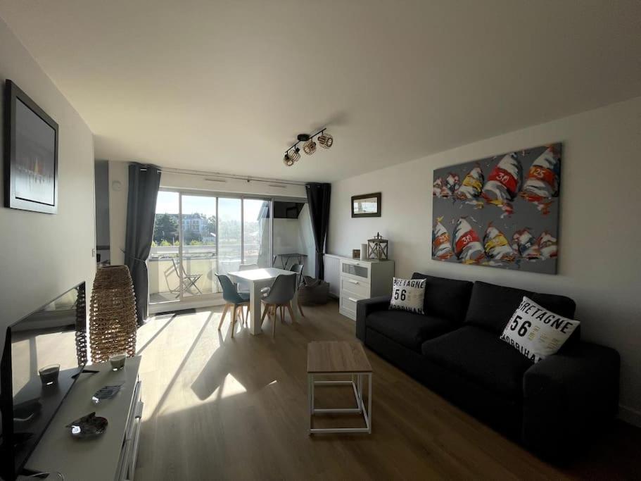 Appartement Hisse Et Oh, T2 Avec Balcon Vue Port Et Parking